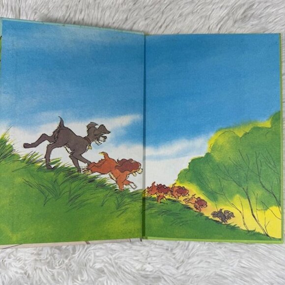 Vintage Set of 4 Disney Children's Books Dumbo/ 3 Little Pigs/ Scamp/ Peter Pan - Picture 7 of 16